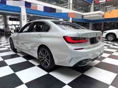 BMW 3 Series 320Li M Sport Package - ფოტო 17
