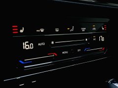 Volkswagen Touareg 280TSI FWD Luxury - ფოტო 14