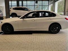 BMW 3 Series 325i M Sport Night Edition Package - ფოტო 4