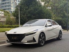 Hyundai Elantra 2022 1.5L CVT Luxury - ფოტო 1