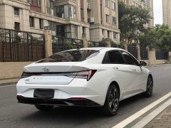 Hyundai Elantra 2022 1.5L CVT Luxury - ფოტო 10