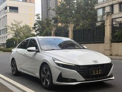 Hyundai Elantra 2022 1.5L CVT Luxury - ფოტო 3