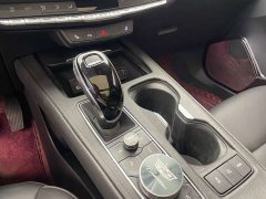 Cadillac XT4 28T FWD Luxury - ფოტო 14