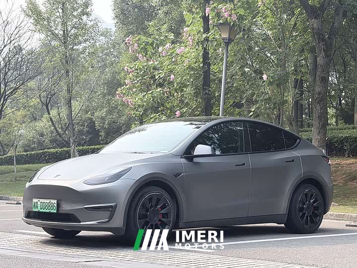 Tesla Model Y Long Range All-Wheel Drive