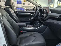 Toyota Highlander 2022 Hybrid 2.5L AWD Premium 7-Seater - ფოტო 11