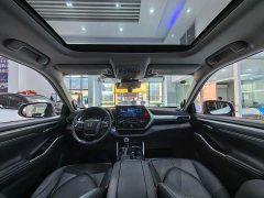Toyota Highlander 2022 Hybrid 2.5L AWD Premium 7-Seater - ფოტო 13