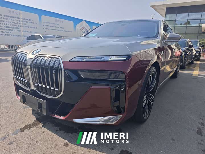 BMW i7 xDrive60L M Sport Package - ავტომობილი ჩინეთიდან