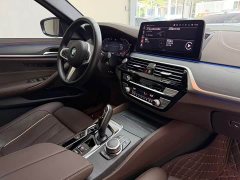 BMW 5 Series 530Li Luxury M Sport Package - ფოტო 4