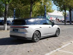 Li Auto i8 Standard Edition - ფოტო 5