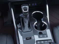 Toyota Crown Venza 2021 2.5L HEV AWD Premium - ფოტო 14