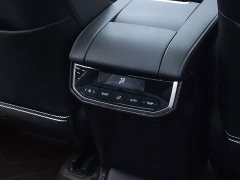 Toyota Crown Venza 2021 2.5L HEV AWD Premium - ფოტო 15