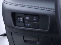 Toyota Crown Venza 2021 2.5L HEV AWD Premium - ფოტო 19