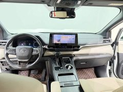Toyota Sienna 2021 2.5L Hybrid Comfort Edition - ფოტო 2