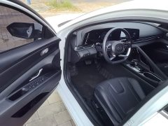 Hyundai Elantra 2022 1.5L CVT Luxury - ფოტო 15