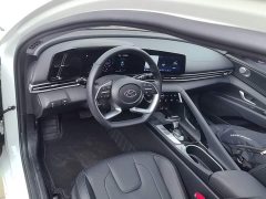 Hyundai Elantra 2022 1.5L CVT Luxury - ფოტო 9