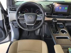 Toyota Sienna 2021 2.5L Hybrid Luxury - ფოტო 10
