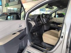 Toyota Sienna 2021 2.5L Hybrid Luxury - ფოტო 15