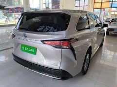 Toyota Sienna 2021 2.5L Hybrid Luxury - ფოტო 6
