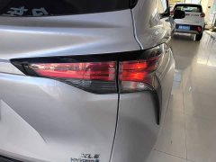 Toyota Sienna 2021 2.5L Hybrid Luxury - ფოტო 7