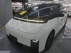 Li Auto MEGA Home Family Edition - ფოტო 1