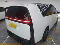 Li Auto MEGA Home Family Edition - ფოტო 6