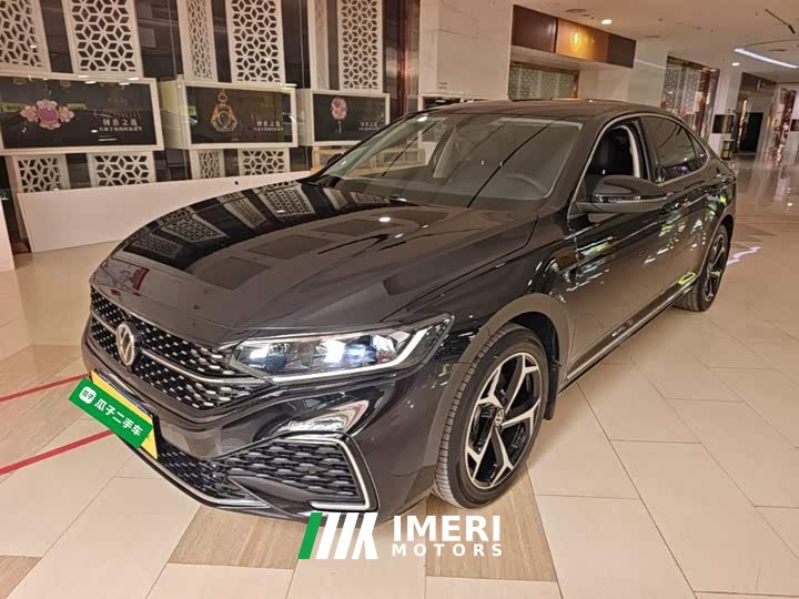 Volkswagen Passat Outstanding Edition 380TSI Starry Sky Dragon Ascendant Version