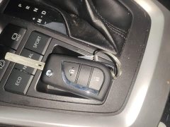Toyota RAV4 2.0L CVT FWD Urban Edition - ფოტო 8
