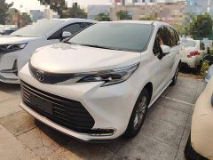 Toyota Sienna 2.5L Hybrid Comfort Edition - ფოტო 1