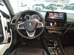 BMW 1 Series Facelift 120i M Sport - ფოტო 10