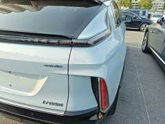Cadillac IQ Sharp Song 2022 Rear-Wheel Drive Long Range Luxury - ფოტო 7