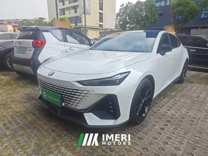 Changan UNI-V 1.5T Version - ავტომობილი ჩინეთიდან