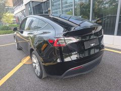 Tesla Model Y Rear-Wheel Drive - ფოტო 4