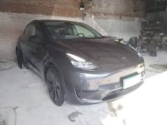 Tesla Model Y Rear-Wheel Drive - ფოტო 3