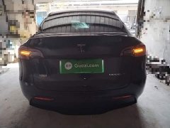 Tesla Model Y Rear-Wheel Drive - ფოტო 5