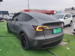 Tesla Model Y Rear-Wheel Drive - ფოტო 4