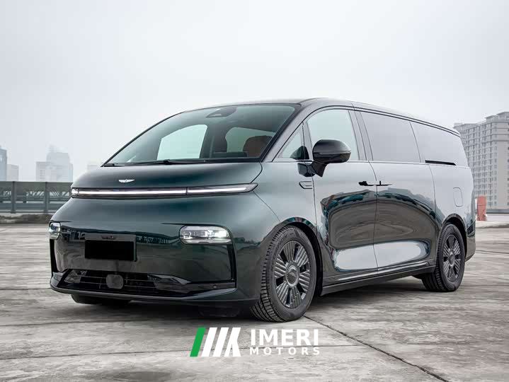 LEVC L380 140-Degree 6-Seat AWD Ultra