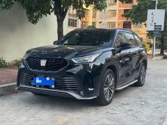 Toyota Crown Venza 2.5L HEV AWD Premium - ფოტო 1