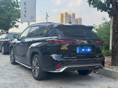 Toyota Crown Venza 2.5L HEV AWD Premium - ფოტო 5