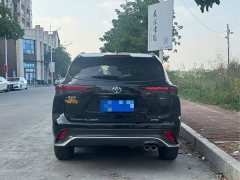 Toyota Crown Venza 2.5L HEV AWD Premium - ფოტო 6