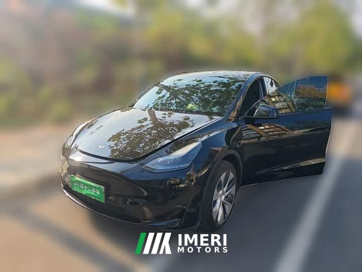 Tesla Model Y Facelift Rear-Wheel Drive