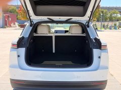 Li Auto i6 Two-wheel drive standard version - ფოტო 19
