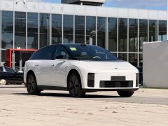 Li Auto i6 Two-wheel drive standard version - ფოტო 3
