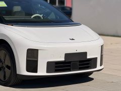 Li Auto i6 Two-wheel drive standard version - ფოტო 5