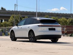 Li Auto i6 Two-wheel drive standard version - ფოტო 6