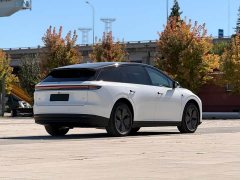 Li Auto i6 Two-wheel drive standard version - ფოტო 7