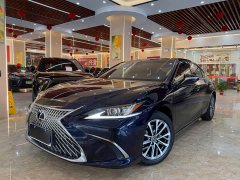 Lexus ES 200 Excellence Edition - ფოტო 1