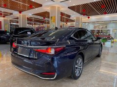 Lexus ES 200 Excellence Edition - ფოტო 4