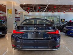 Lexus ES 200 Excellence Edition - ფოტო 5