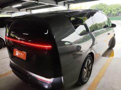 Li Auto Li Xiang MEGA Ultra - ფოტო 3