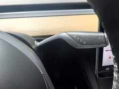 Tesla Model Y Standard Range RWD - ფოტო 11